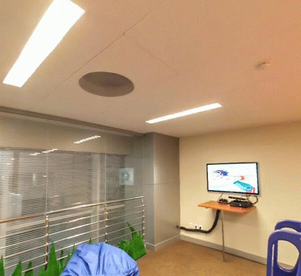 Банкомат Альфа-Банка по адресу ул. Героев Хасана, д. 79, автосалон «Toyota»