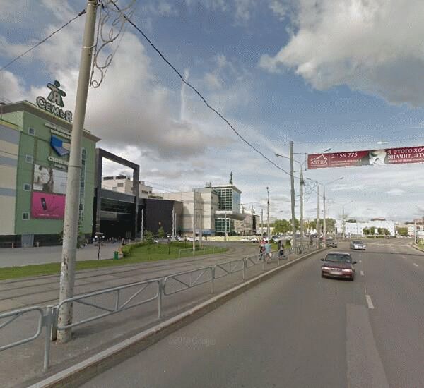 Банкомат Уральского Банка Реконструкции и Развития по адресу ул. Революции,  д. 13