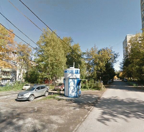 Банкомат Уральского Банка Реконструкции и Развития по адресу ш. Космонавтов,  д. 114