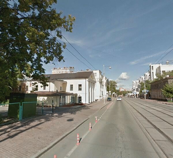 Банкомат Уральского Банка Реконструкции и Развития по адресу ул. Ленина,  д. 13